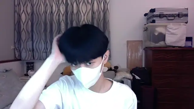 Snapshot of kai101010 chatting on 3, 12, 2025 kai101010 online show from 3, 12, 2025