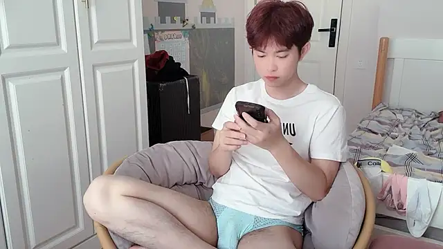 Snapshot of xlong00099 chatting on 3, 10, 2025 xlong00099 online show from 3, 10, 2025