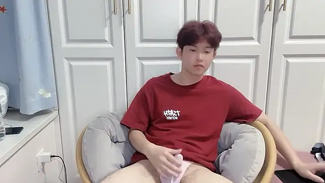 Snapshot of xlong00099 chatting on 4, 10, 2025 xlong00099 online show from 4, 10, 2025