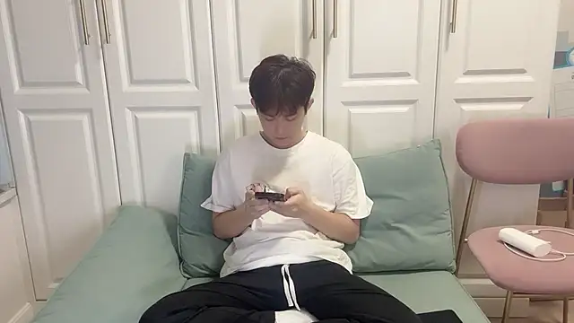 Snapshot of xlong00099 chatting on 25, 10, 2025 xlong00099 online show from 25, 10, 2025