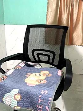 Snapshot of Yang-99 chatting on 24, 10, 2025 Yang-99 online show from 24, 10, 2025