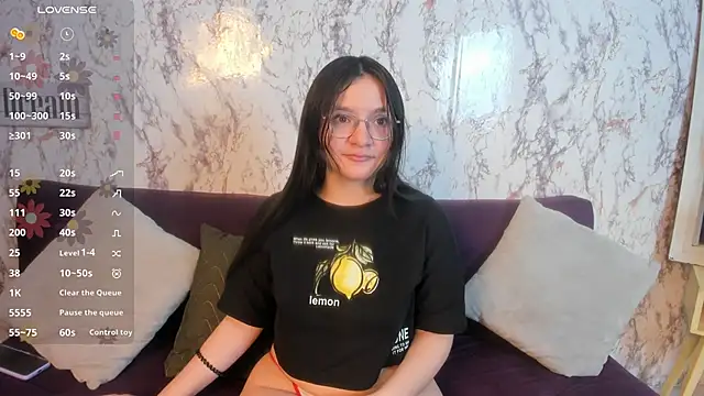 Snapshot of sweett_moon_ chatting on 22, 9, 2025 sweett moon online show from 22, 9, 2025