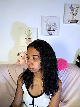 Snapshot of Suzanelee1 chatting on 7, 10, 2025 Suzanelee1 online show from 7, 10, 2025