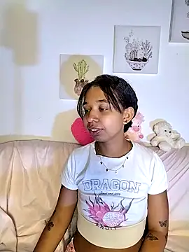 Snapshot of Suzanelee1 chatting on 8, 10, 2025 Suzanelee1 online show from 8, 10, 2025