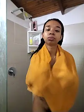 Snapshot of Suzanelee1 chatting on 21, 10, 2025 Suzanelee1 online show from 21, 10, 2025