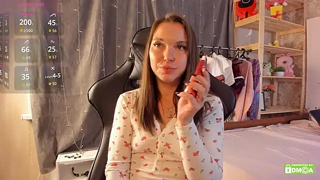 Snapshot of Elle_Blair chatting on 18, 9, 2025 Elle Blair online show from 18, 9, 2025