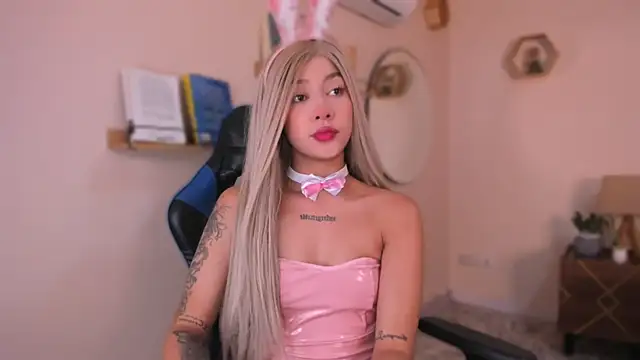 Snapshot of SofiaClarkson chatting on 31, 10, 2025 SofiaClarkson online show from 31, 10, 2025