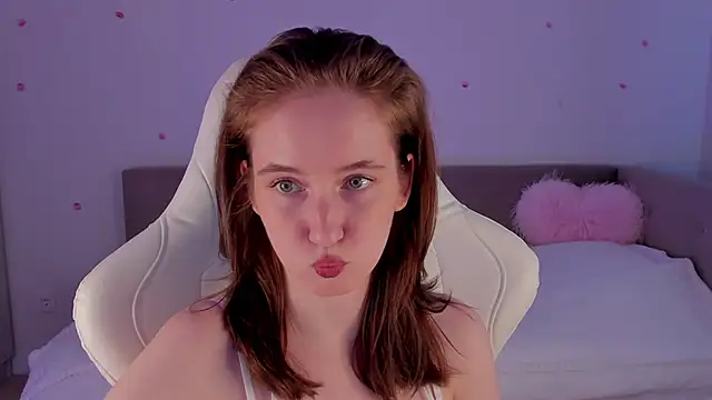 Snapshot of CrystalSoul_ chatting on 2, 10, 2025 CrystalSoul  online show from 2, 10, 2025