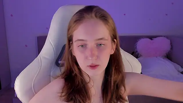 Snapshot of CrystalSoul_ chatting on 27, 10, 2025 CrystalSoul  online show from 27, 10, 2025