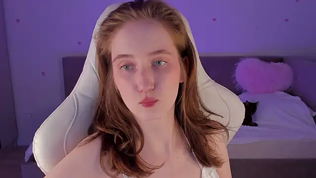 Snapshot of CrystalSoul_ chatting on 28, 10, 2025 CrystalSoul  online show from 28, 10, 2025