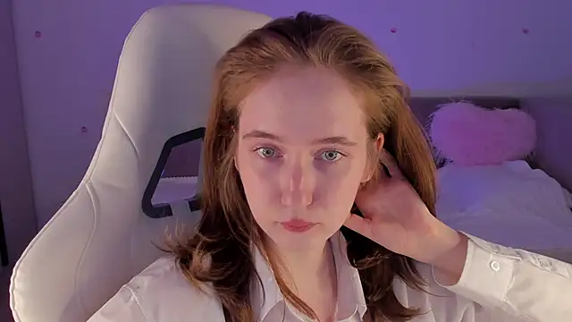 Snapshot of CrystalSoul_ chatting on 30, 10, 2025 CrystalSoul  online show from 30, 10, 2025