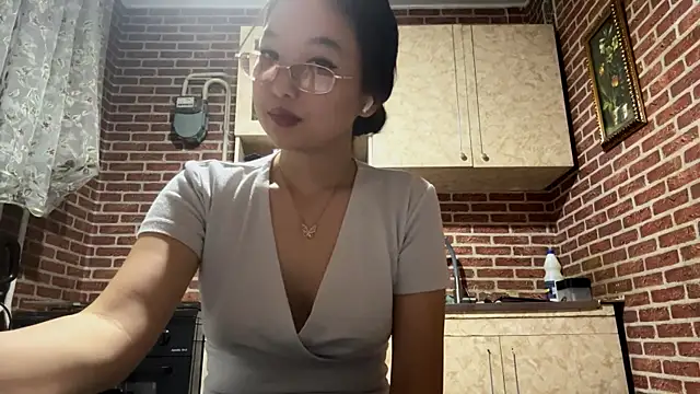 Snapshot of EmmaLeexth chatting on 27, 9, 2025 EmmaLeexth online show from 27, 9, 2025