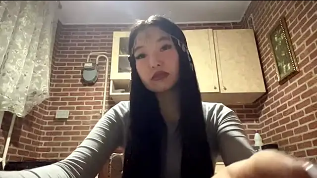 EmmaLeexth online show from 22, 11, 2025