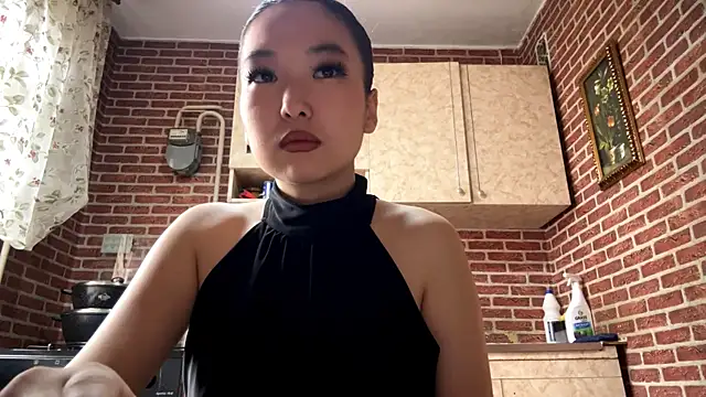 EmmaLeexth online show from 8, 3, 2026