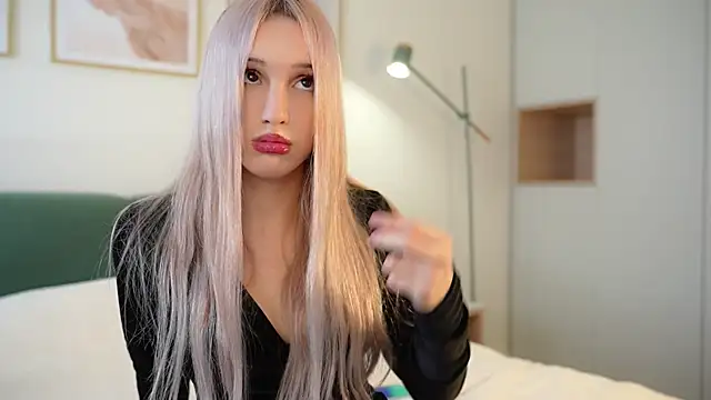 Snapshot of Laura_Obsidian chatting on 22, 9, 2025 Laura Obsidian online show from 22, 9, 2025