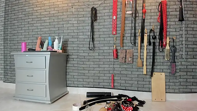 BDSM MEDUZA online show from 7, 3, 2026