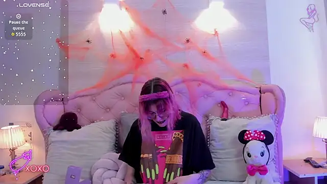 Snapshot of Rossiie_Hunt_ chatting on 24, 10, 2025 Rossiie Hunt online show from 24, 10, 2025