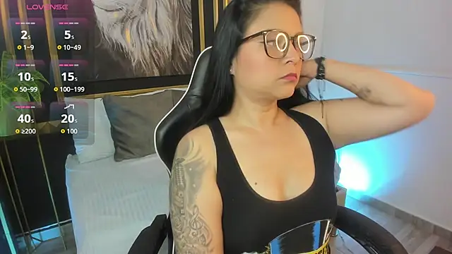 Snapshot of nare_celebi_ chatting on 7, 10, 2025 nare celebi online show from 7, 10, 2025