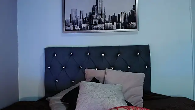 Snapshot of LuzAngie chatting on 7, 10, 2025 LuzAngie online show from 7, 10, 2025