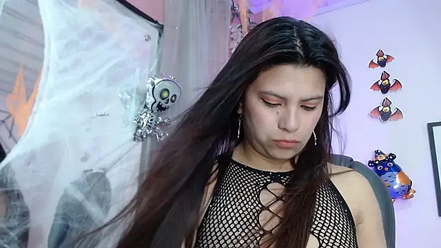 Snapshot of LuzAngie chatting on 20, 10, 2025 LuzAngie online show from 20, 10, 2025