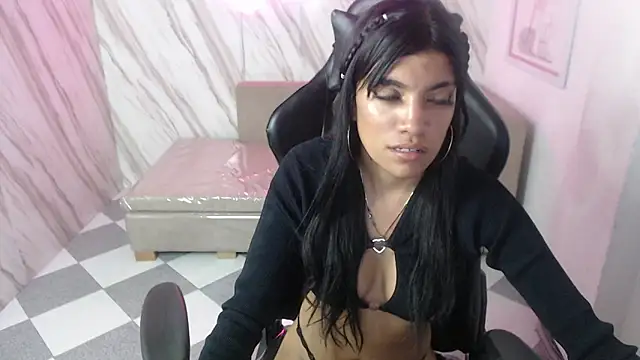 Snapshot of abby_skinny_b chatting on 18, 9, 2025 abby skinny b online show from 18, 9, 2025