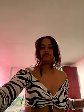 Snapshot of cata_bloom chatting on 11, 10, 2025 cata bloom online show from 11, 10, 2025