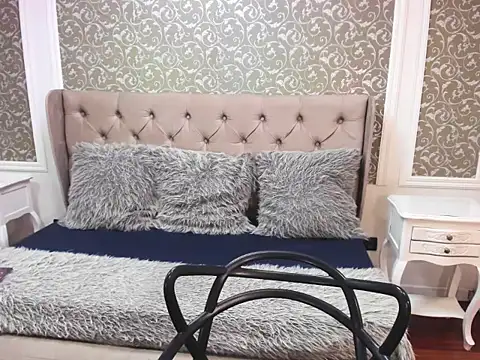 Snapshot of ivet_hall chatting on 14, 10, 2025 ivet hall online show from 14, 10, 2025