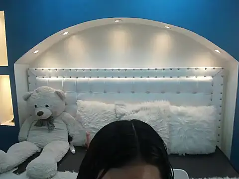 Snapshot of ivet_hall chatting on 6, 11, 2025 ivet hall online show from 6, 11, 2025