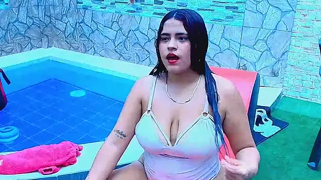 Selenegomezz online show from 5, 12, 2025