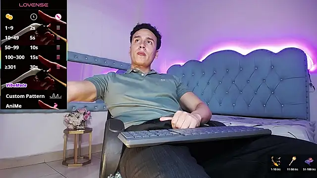 Snapshot of Andrew_Thomas_ chatting on 5, 11, 2025 Andrew Thomas online show from 5, 11, 2025