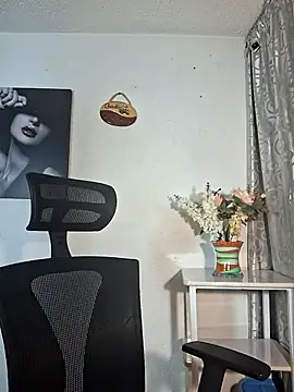 Lina 444 online show from 15, 12, 2025