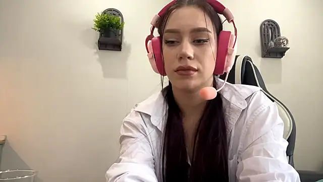 Snapshot of AdrianaRudin chatting on 19, 9, 2025 AdrianaRudin online show from 19, 9, 2025