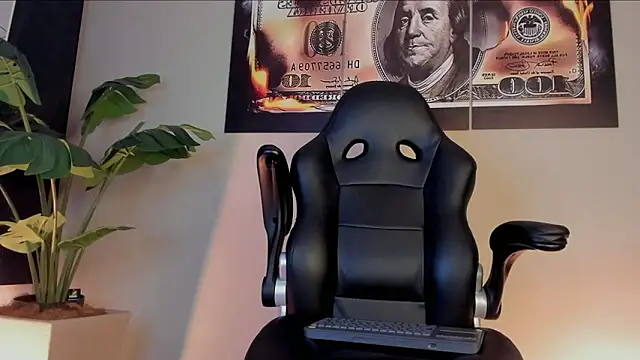 Snapshot of chrizmacgregor chatting on 4, 3, 2026 chrizmacgregor online show from 4, 3, 2026