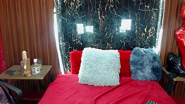 MadelinPaterson online show from 26, 10, 2025