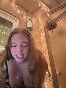 Snapshot of blondefun3818 chatting on 28, 10, 2025 blondefun3818 online show from 28, 10, 2025