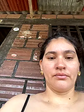 Snapshot of lunasexyhot18 chatting on 7, 10, 2025 lunasexyhot18 online show from 7, 10, 2025