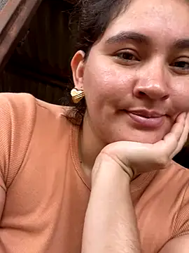 Snapshot of lunasexyhot18 chatting on 14, 10, 2025 lunasexyhot18 online show from 14, 10, 2025