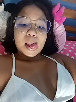 Snapshot of little_onixx chatting on 17, 10, 2025 little onixx online show from 17, 10, 2025