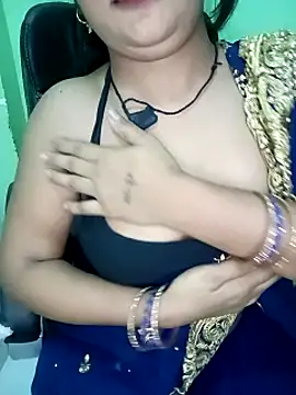 Snapshot of Cute_girl011 chatting on 24, 9, 2025 Cute girl011 online show from 24, 9, 2025