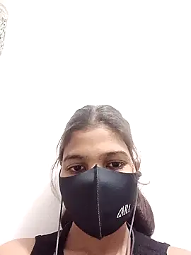 HOT-MAHI1143 online show from 10, 1, 2026