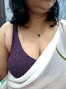 Snapshot of divya-jannu chatting on 22, 10, 2025 divya-jannu online show from 22, 10, 2025