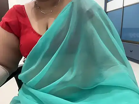 Snapshot of divya-jannu chatting on 2, 12, 2025 divya-jannu online show from 2, 12, 2025