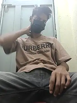crish09 online show from 13, 7, 2026