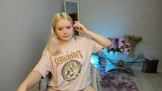 RoseThomas  online show from 28, 9, 2025