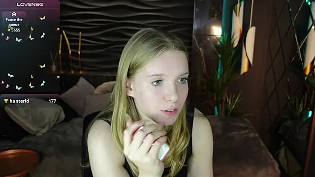 Snapshot of Layla_Glam chatting on 19, 9, 2025 Layla Glam online show from 19, 9, 2025