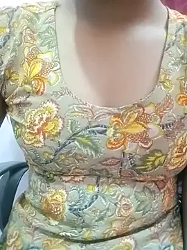 Snapshot of pari_rani7 chatting on 10, 10, 2025 pari rani7 online show from 10, 10, 2025