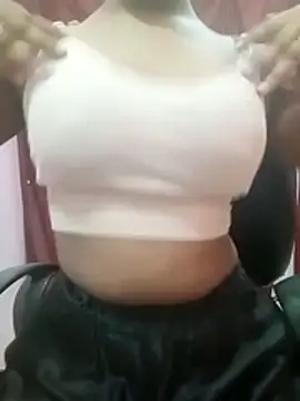 Snapshot of pari_rani7 chatting on 17, 10, 2025 pari rani7 online show from 17, 10, 2025