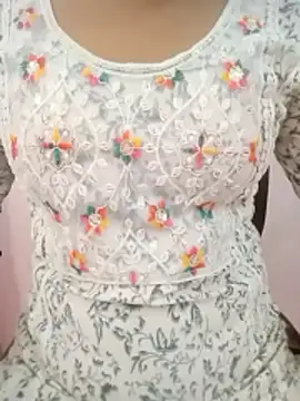 Snapshot of pari_rani7 chatting on 18, 10, 2025 pari rani7 online show from 18, 10, 2025