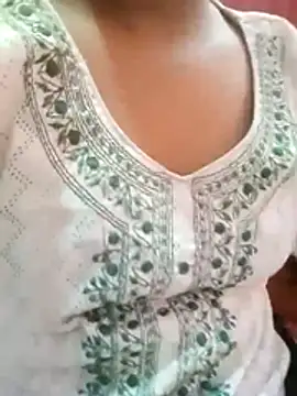 Snapshot of pari_rani7 chatting on 5, 11, 2025 pari rani7 online show from 5, 11, 2025