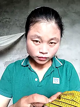 Snapshot of clara-cute chatting on 2, 10, 2025 clara-cute online show from 2, 10, 2025